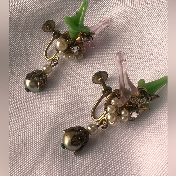 Vintage Rare Early Miriam Haskell Robert Brass Filigree glass leaf Earrings Set - Picture 15 of 17